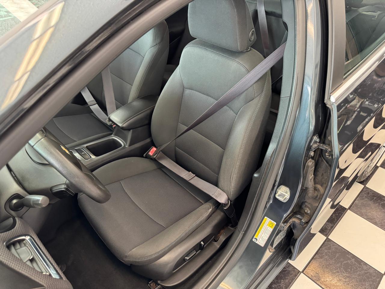 2017 Chevrolet Cruze LT+Camera+ApplePlay+CLEAN CARFAX Photo76