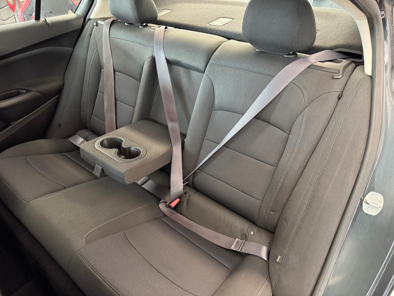 2017 Chevrolet Cruze LT+Camera+ApplePlay+CLEAN CARFAX Photo