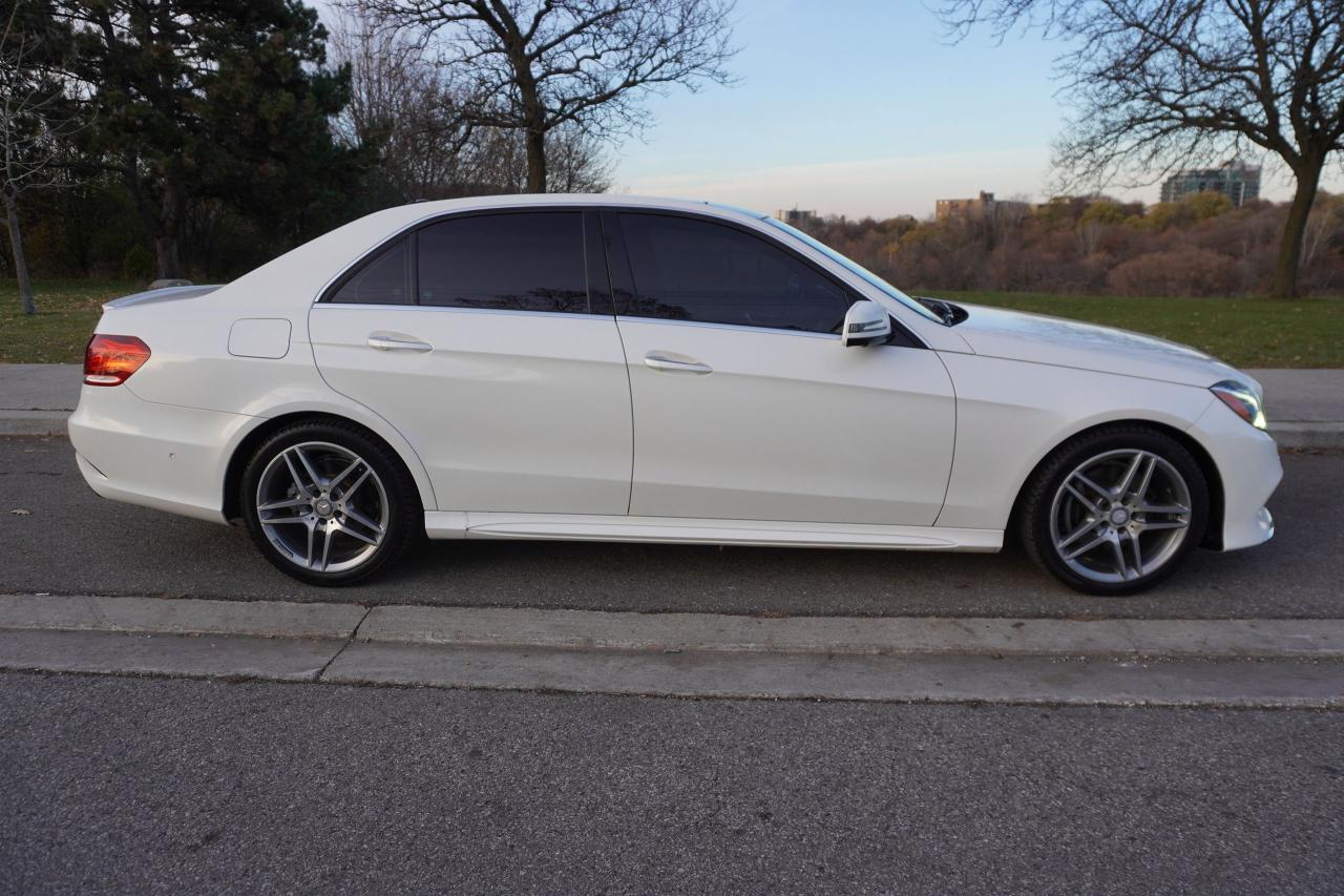 2016 Mercedes-Benz E-Class 4MATIC / NO ACCIDENTS / PANO ROOF / STUNNING COMBO Photo4