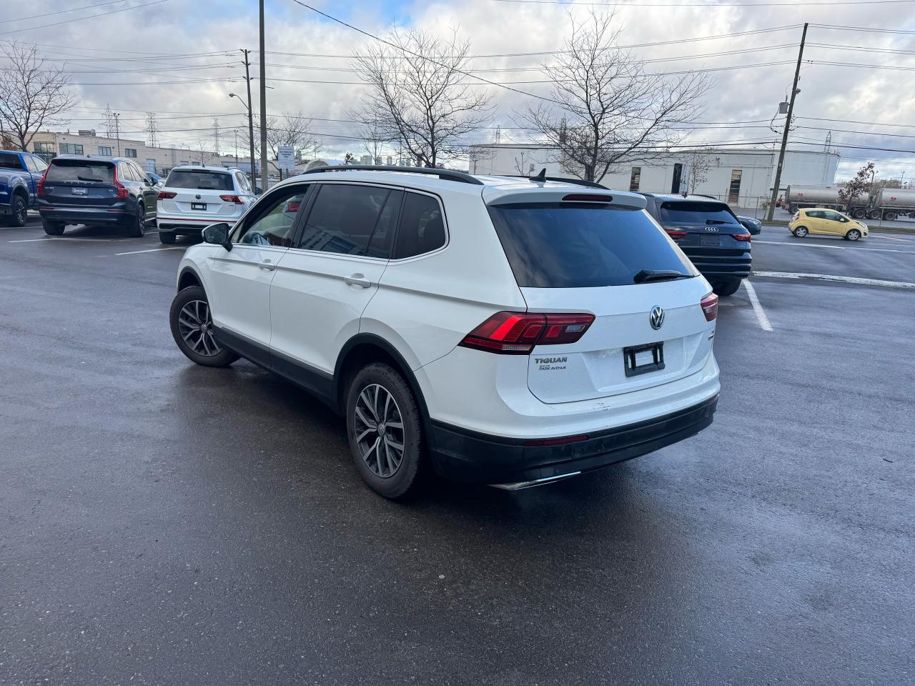 2018 Volkswagen Tiguan COMFORTLINE AWD LEATHER PAN/ROOF B/SPOT CAMERA Photo4