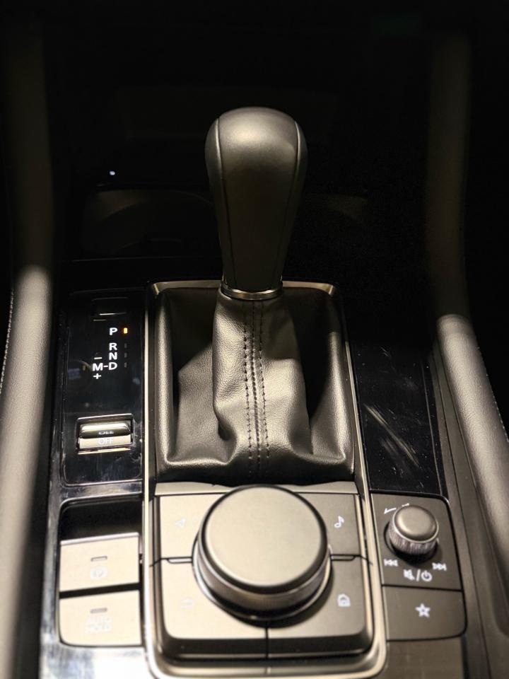 2025 Mazda MAZDA3 GT Auto FWD - Photo #12