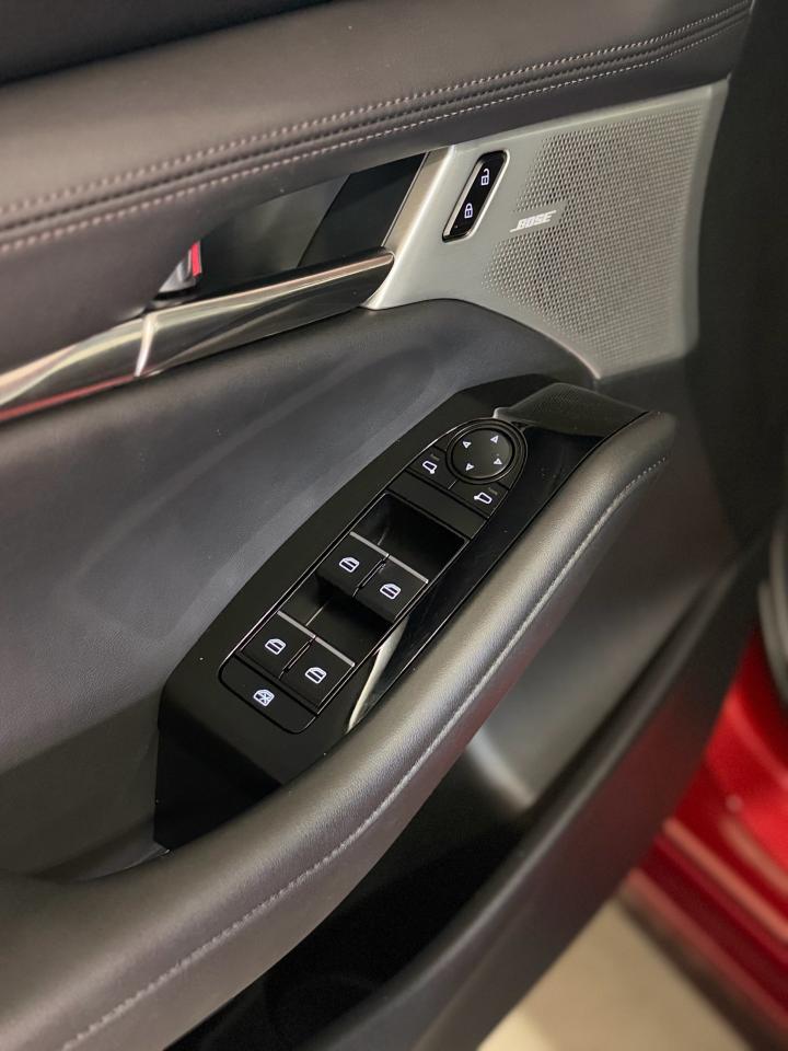2025 Mazda MAZDA3 GT Auto FWD - Photo #9