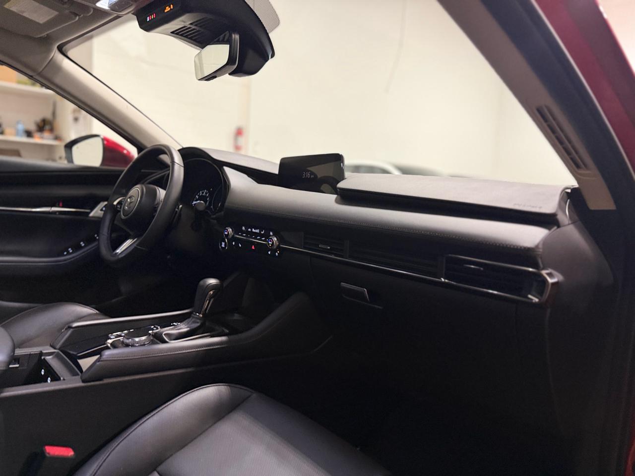 2025 Mazda MAZDA3 GT Auto FWD - Photo #28