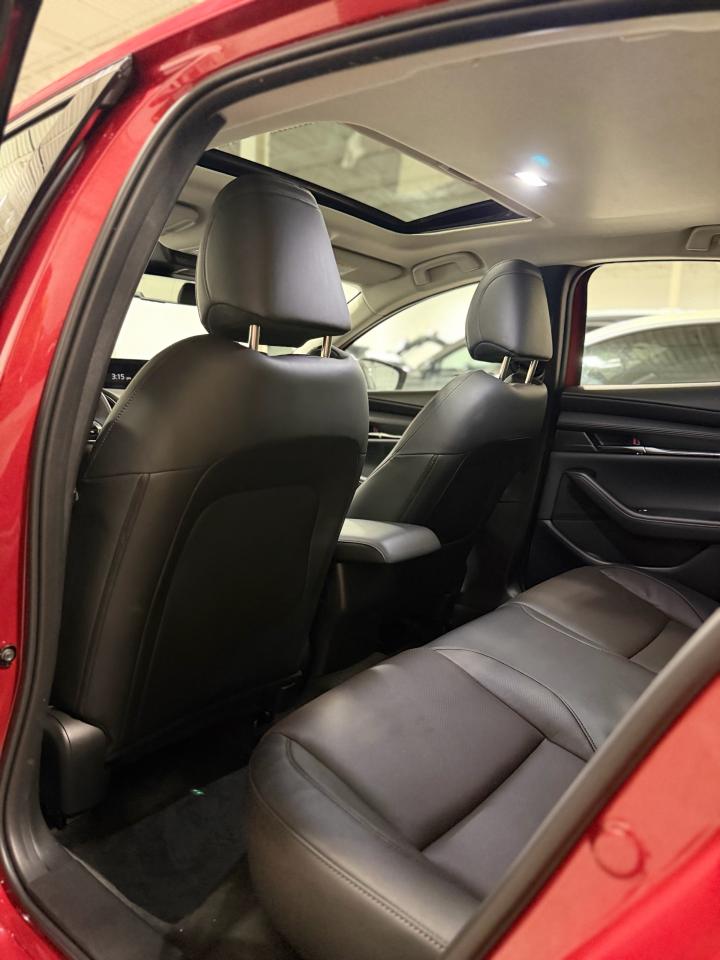 2025 Mazda MAZDA3 GT Auto FWD - Photo #22
