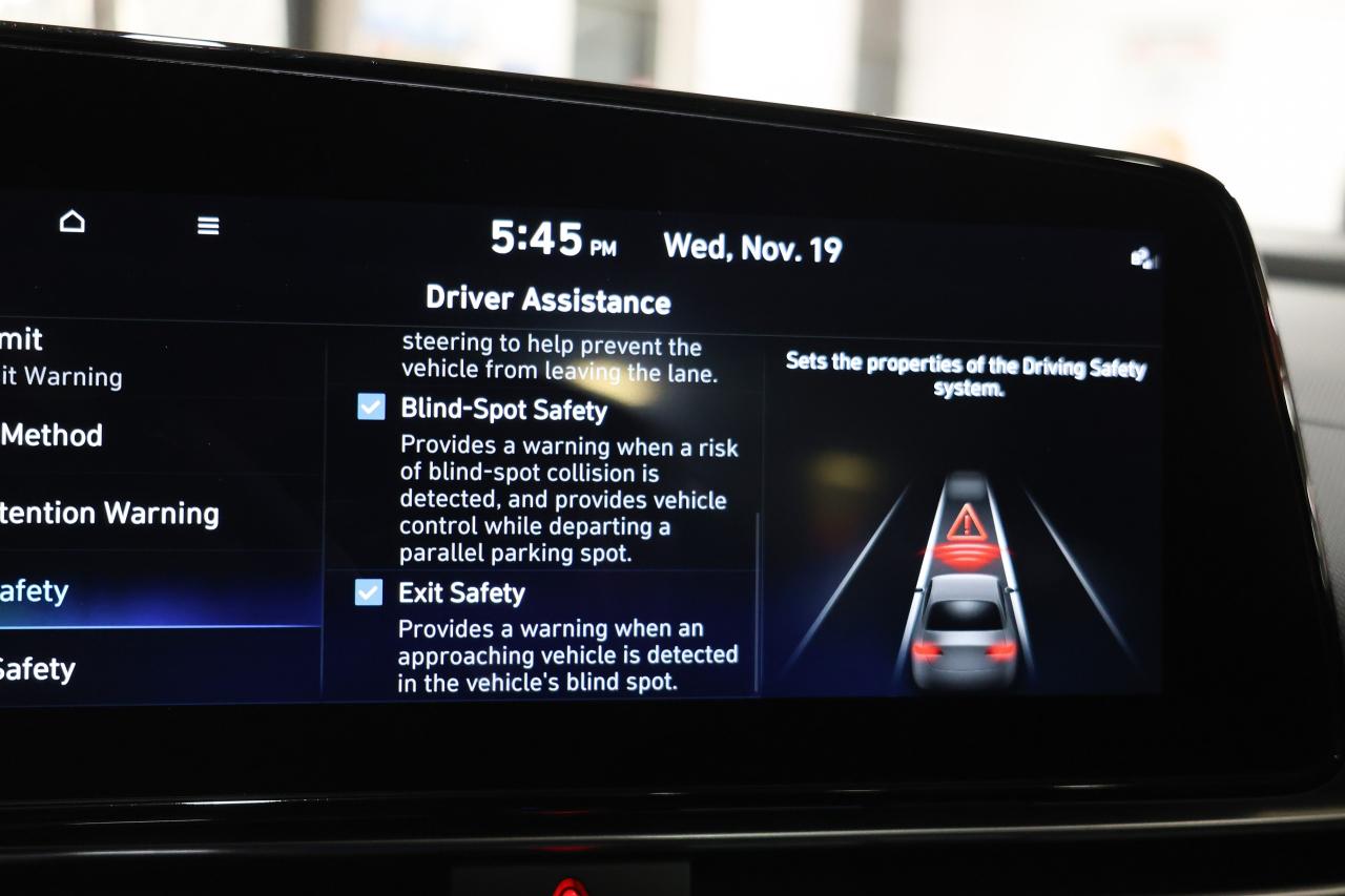 2025 Hyundai Elantra - ONE OWNER|SUNROOF|NAVI|CAMERA|BLINDSPOT Photo