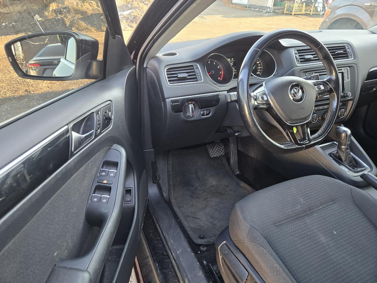 2016 Volkswagen Jetta 1.8T Sport Photo