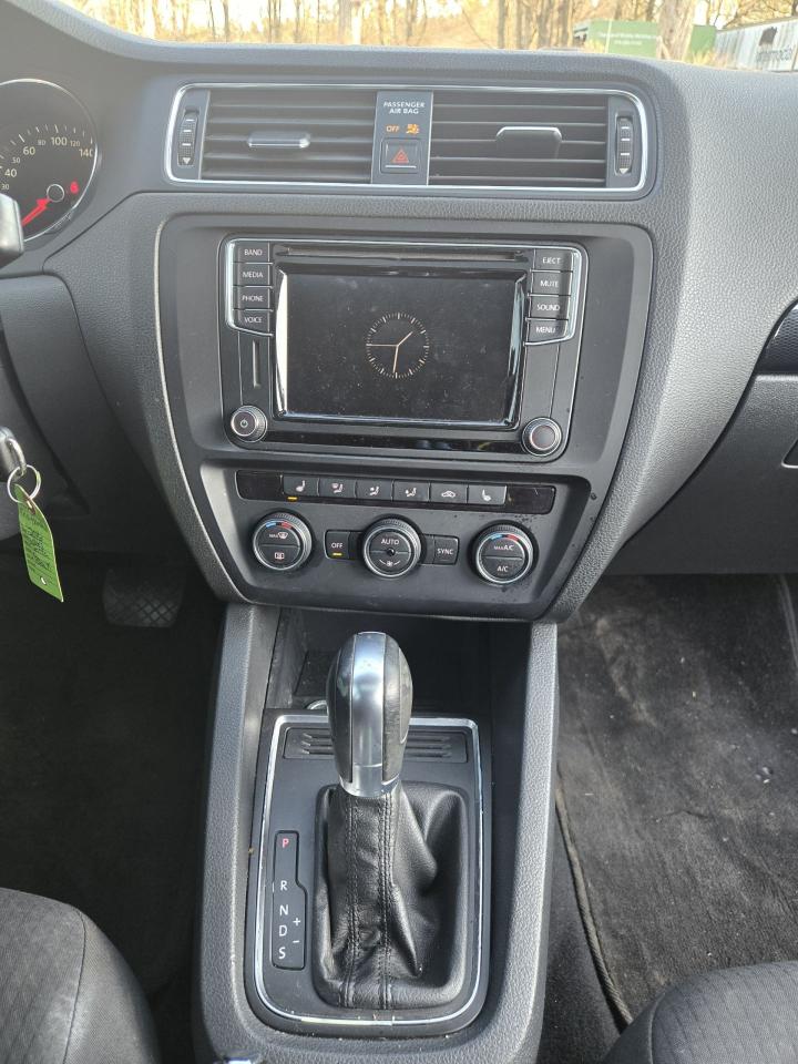 2016 Volkswagen Jetta 1.8T Sport - Photo #13