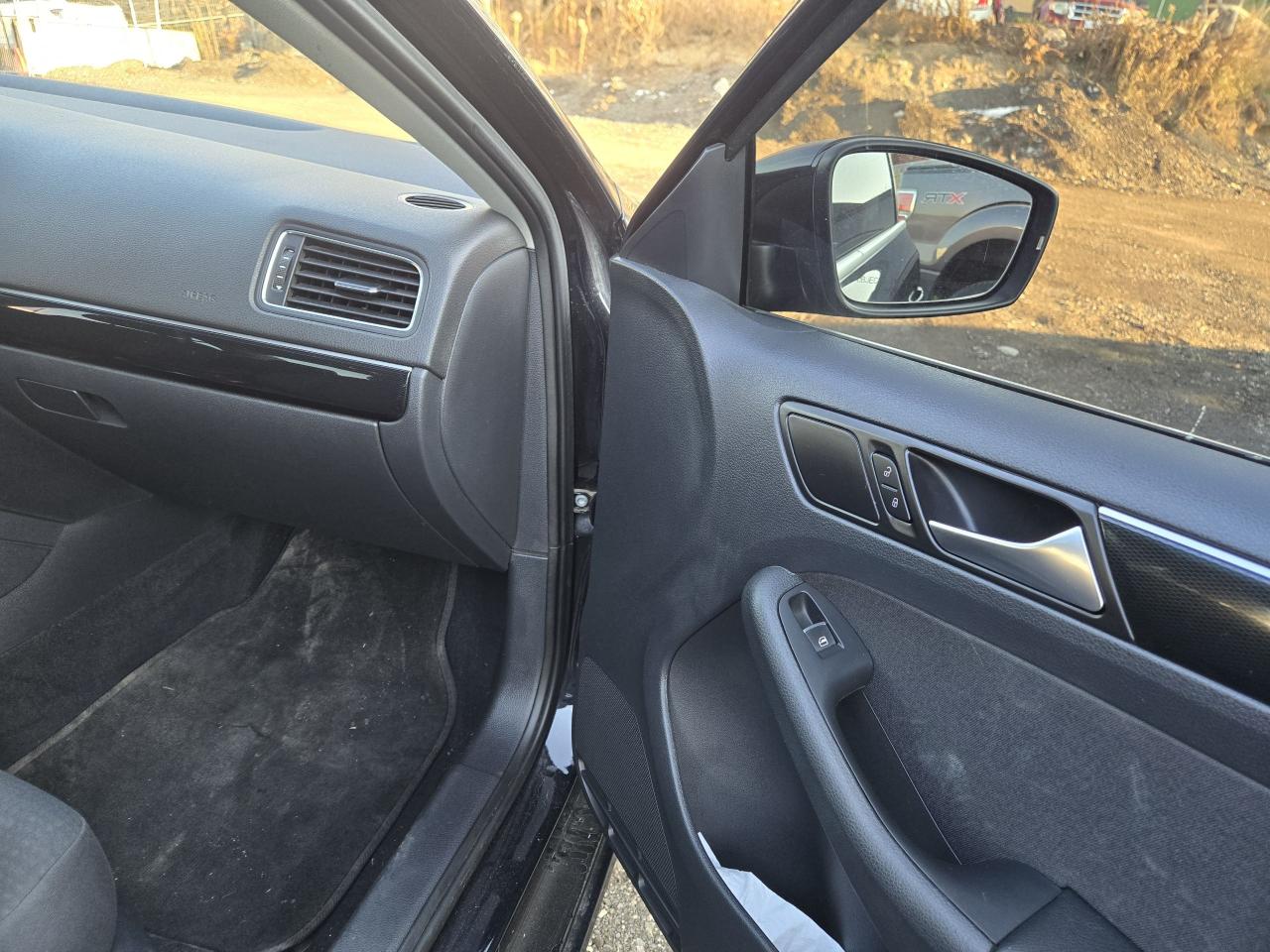 2016 Volkswagen Jetta 1.8T Sport - Photo #9