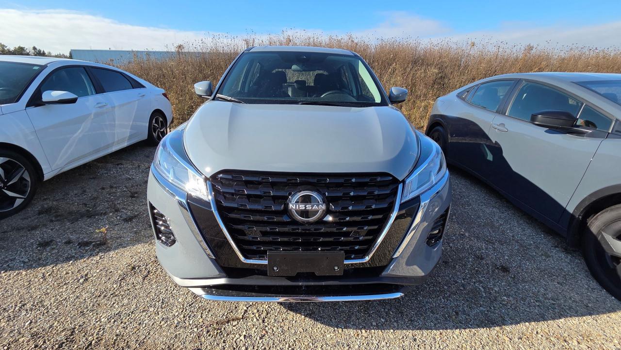 2025 Nissan Kicks S Photo4