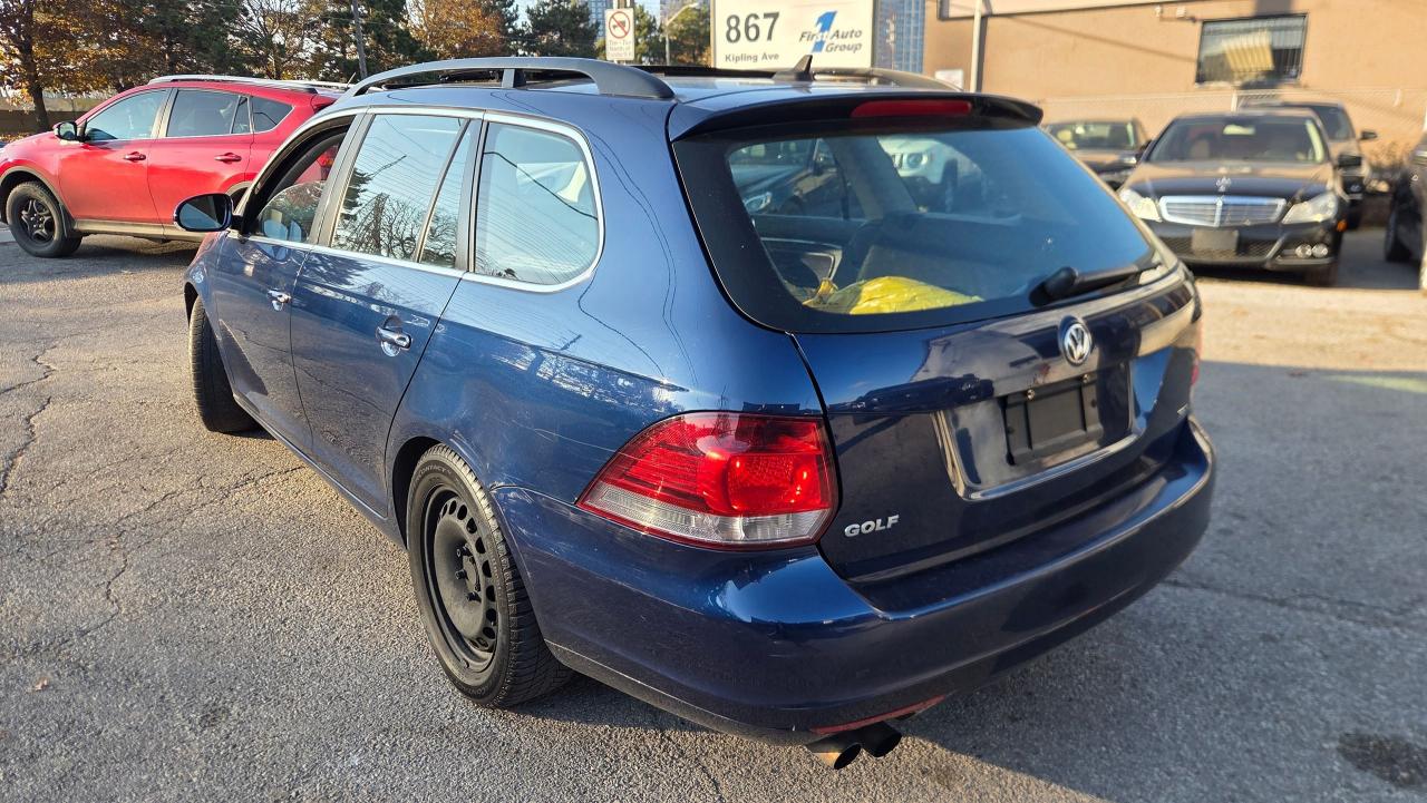 2013 Volkswagen Golf Wagon TDI Highline w/Navi/Winter tires/rims - Photo #2