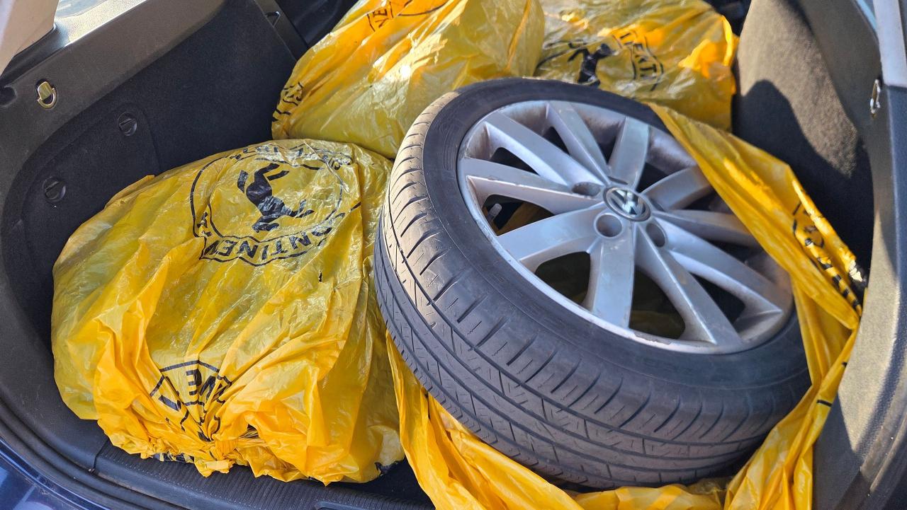 2013 Volkswagen Golf Wagon TDI Highline w/Navi/Winter tires/rims - Photo #9