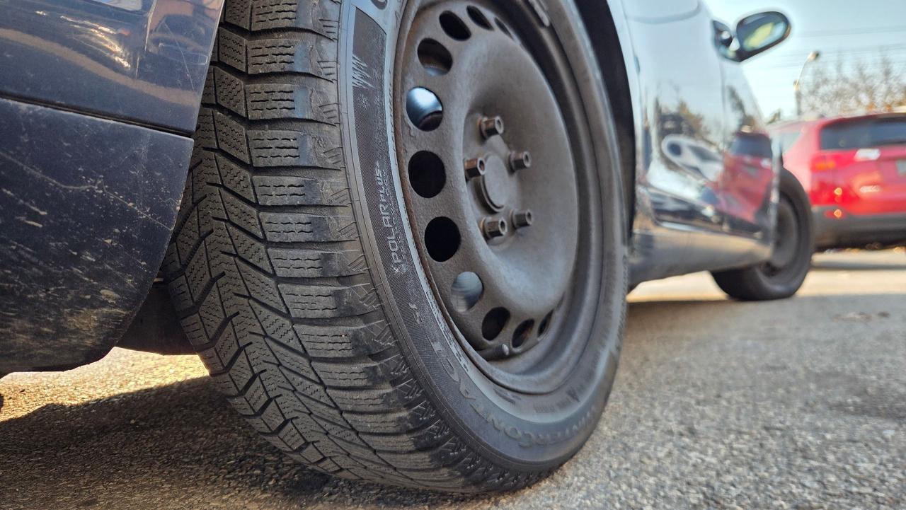 2013 Volkswagen Golf Wagon TDI Highline w/Navi/Winter tires/rims - Photo #16