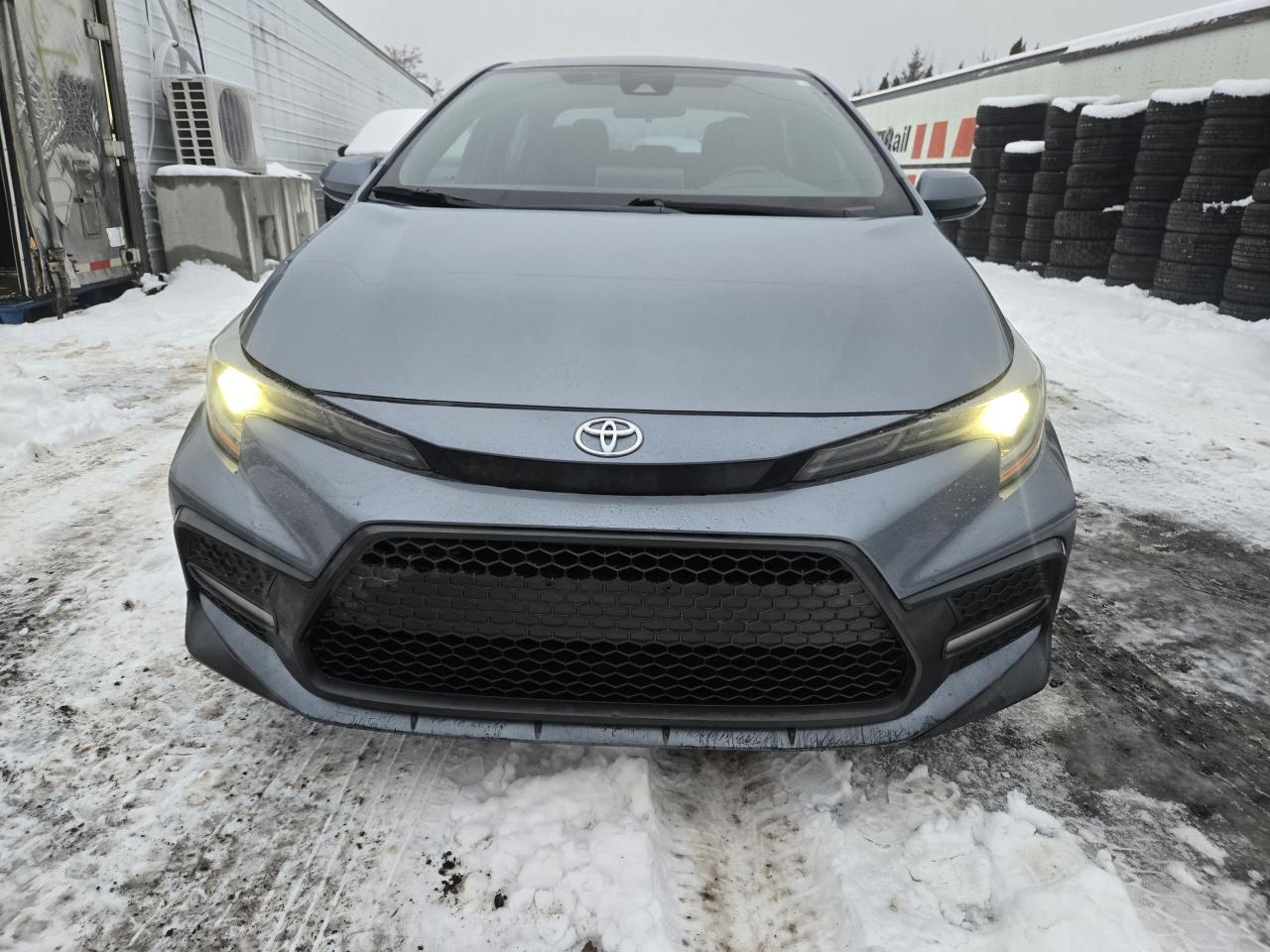 2020 Toyota Corolla SE - Photo #3