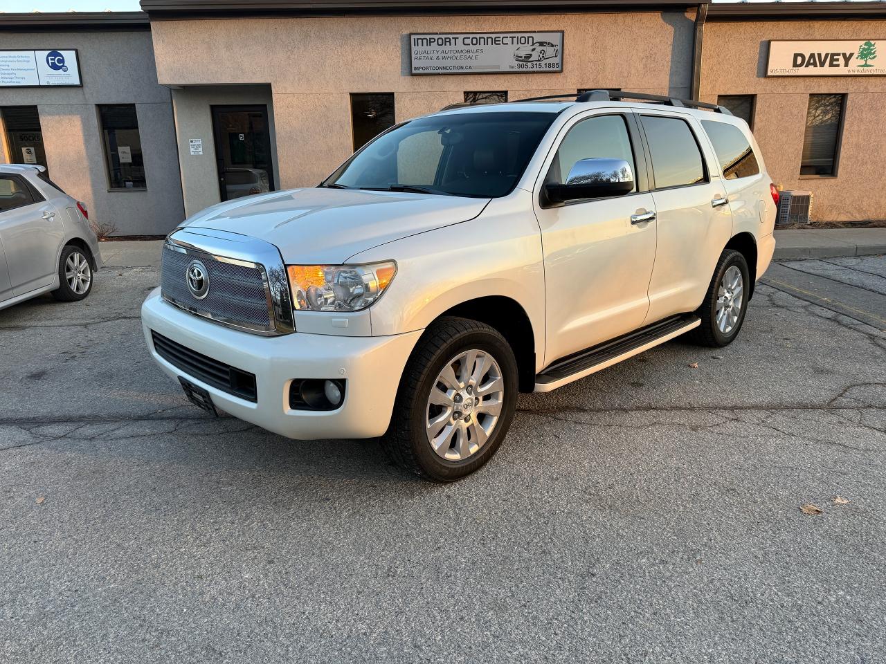Used 2013 Toyota Sequoia 5.7L 4WD PLATINUM,MINT,NO ACCIDENTS.CERTIFIED ! for sale in Burlington, ON
