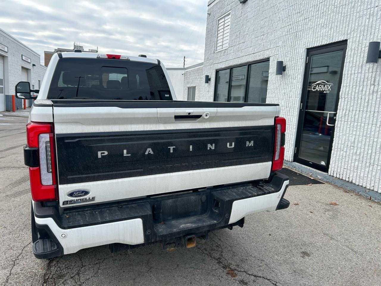 2023 Ford F-250 Platinum - Photo #3