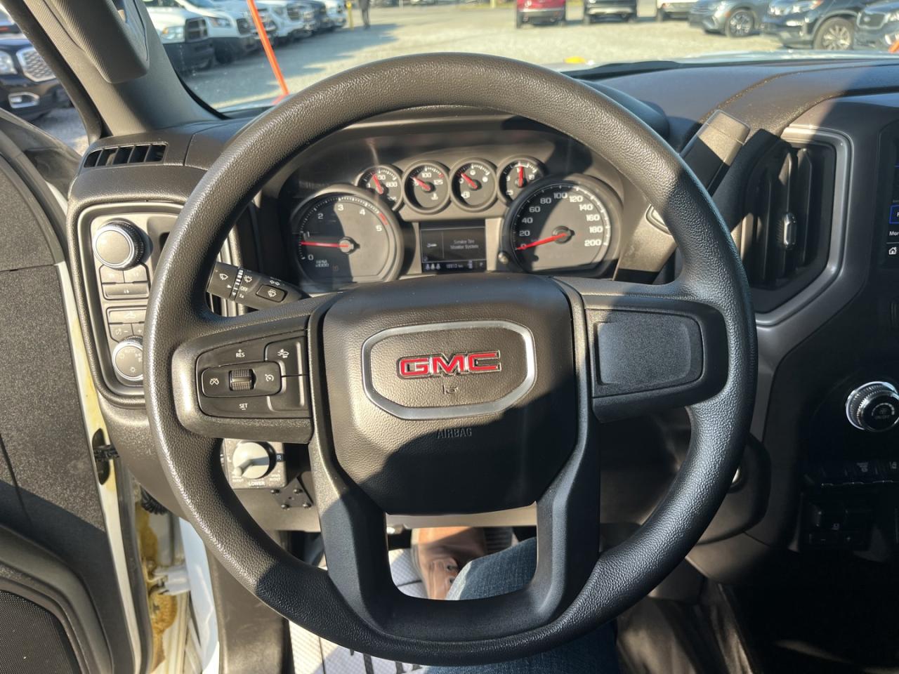 2024 GMC Sierra 2500 HD Pro ~1 OWNER~NO ACCIDENTS!~ Photo