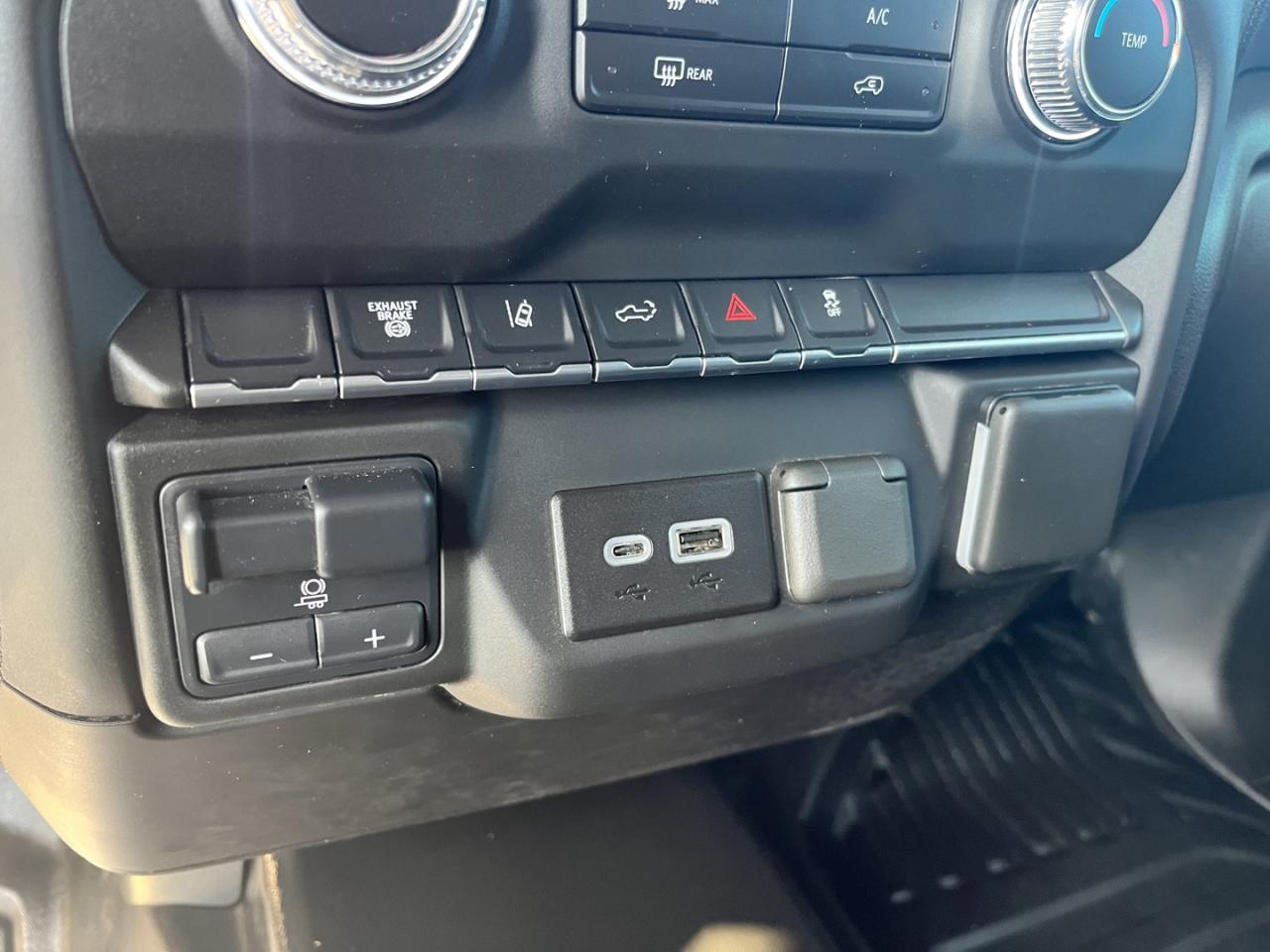 2024 GMC Sierra 2500 HD Pro ~1 OWNER~NO ACCIDENTS!~ Photo