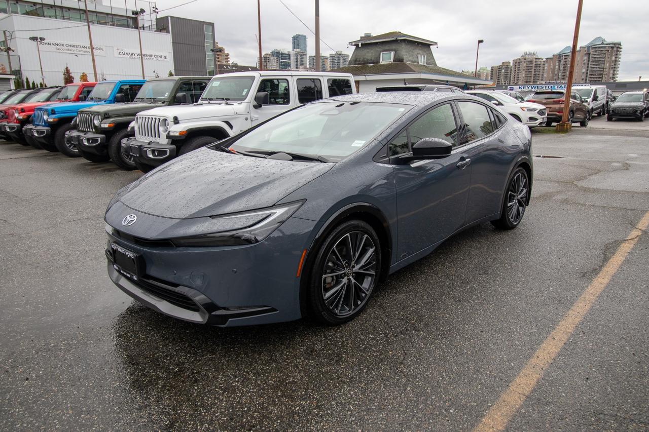 2024 Toyota Prius XLE AWD-e Photo2