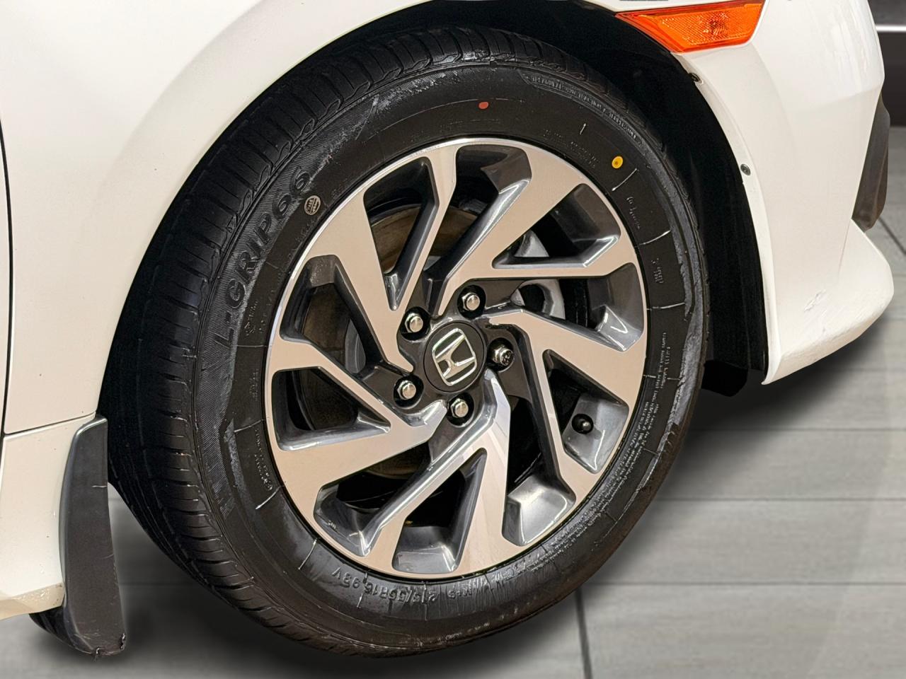 2018 Honda Civic EX+New Brakes+Roof+Adaptive Cruise+CLEAN CARFAX Photo52