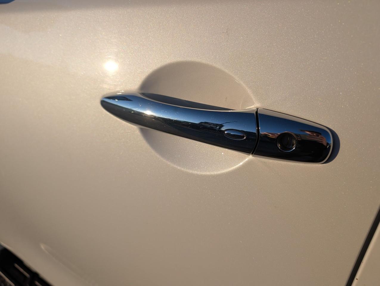 2022 Infiniti QX80 LUXE 7-Passenger | Heated seats | Heated steering - Photo #9