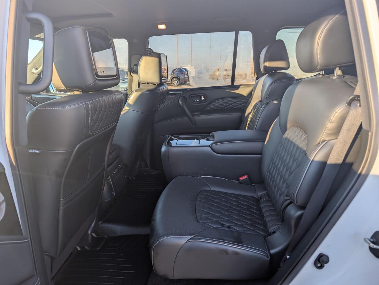 2022 Infiniti QX80 LUXE 7-Passenger | Heated seats | Heated steering - Photo #12