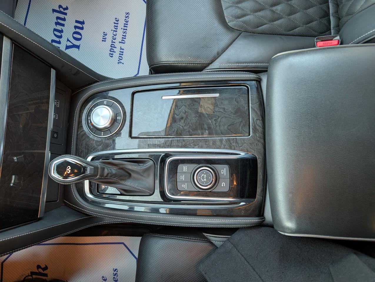 2022 Infiniti QX80 LUXE 7-Passenger | Heated seats | Heated steering - Photo #19