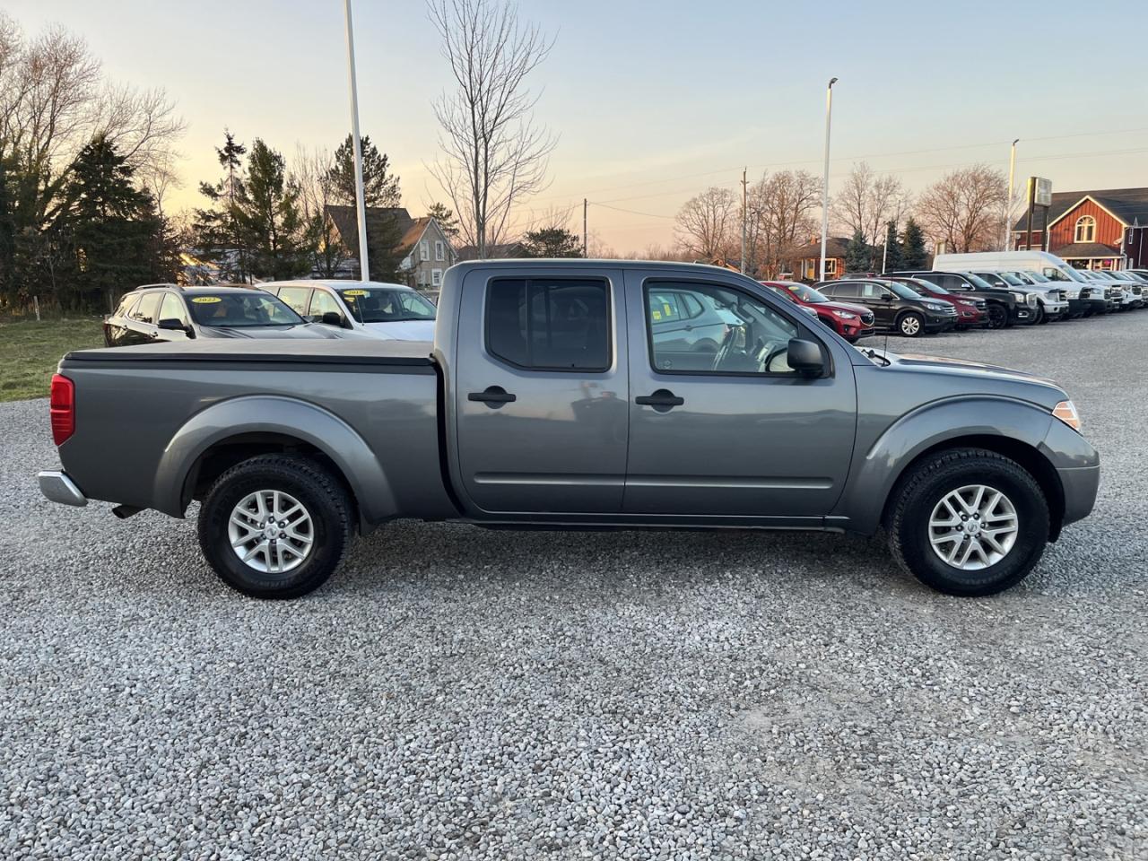 2017 Nissan Frontier SL Photo