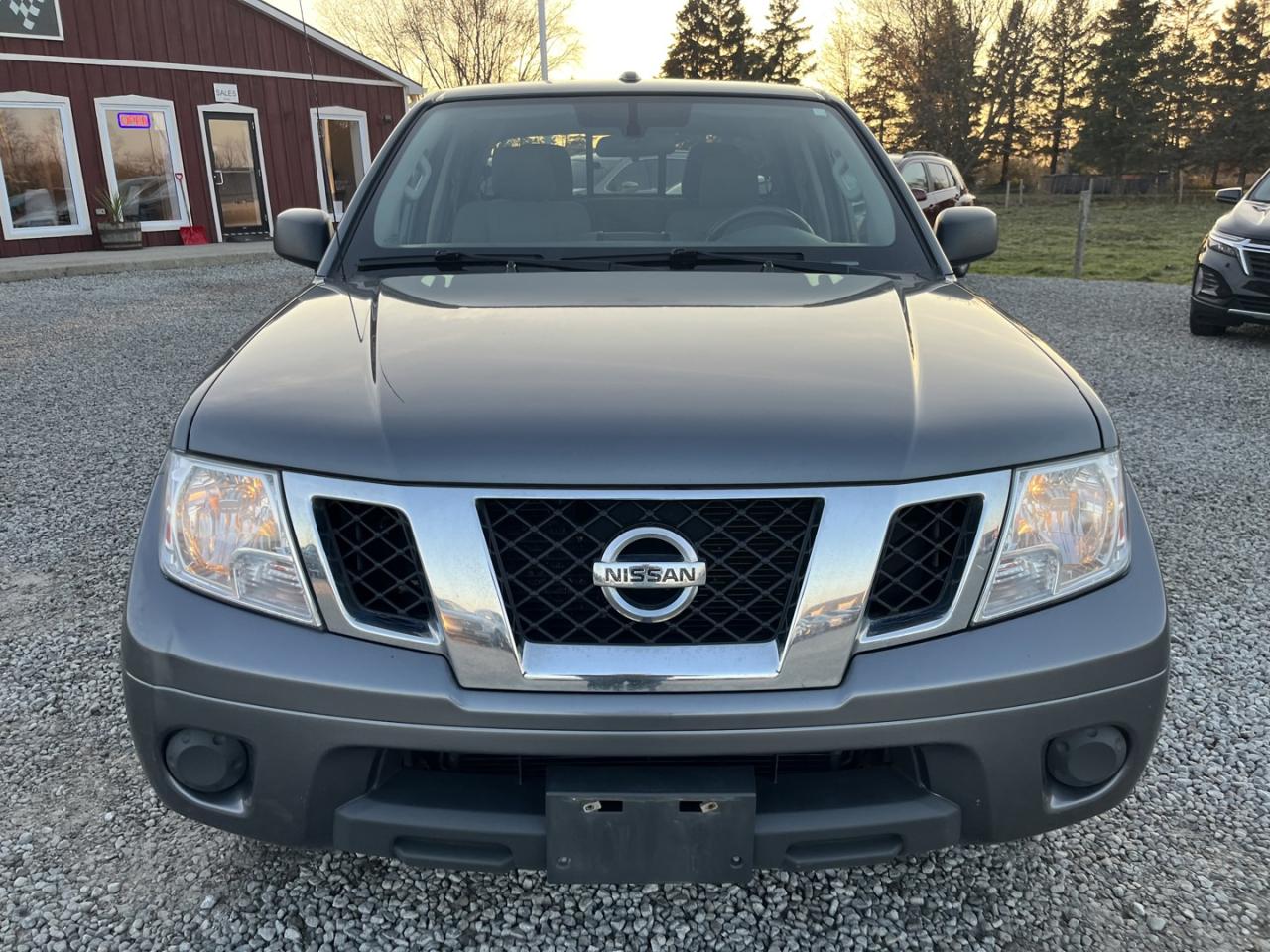 2017 Nissan Frontier SL Photo