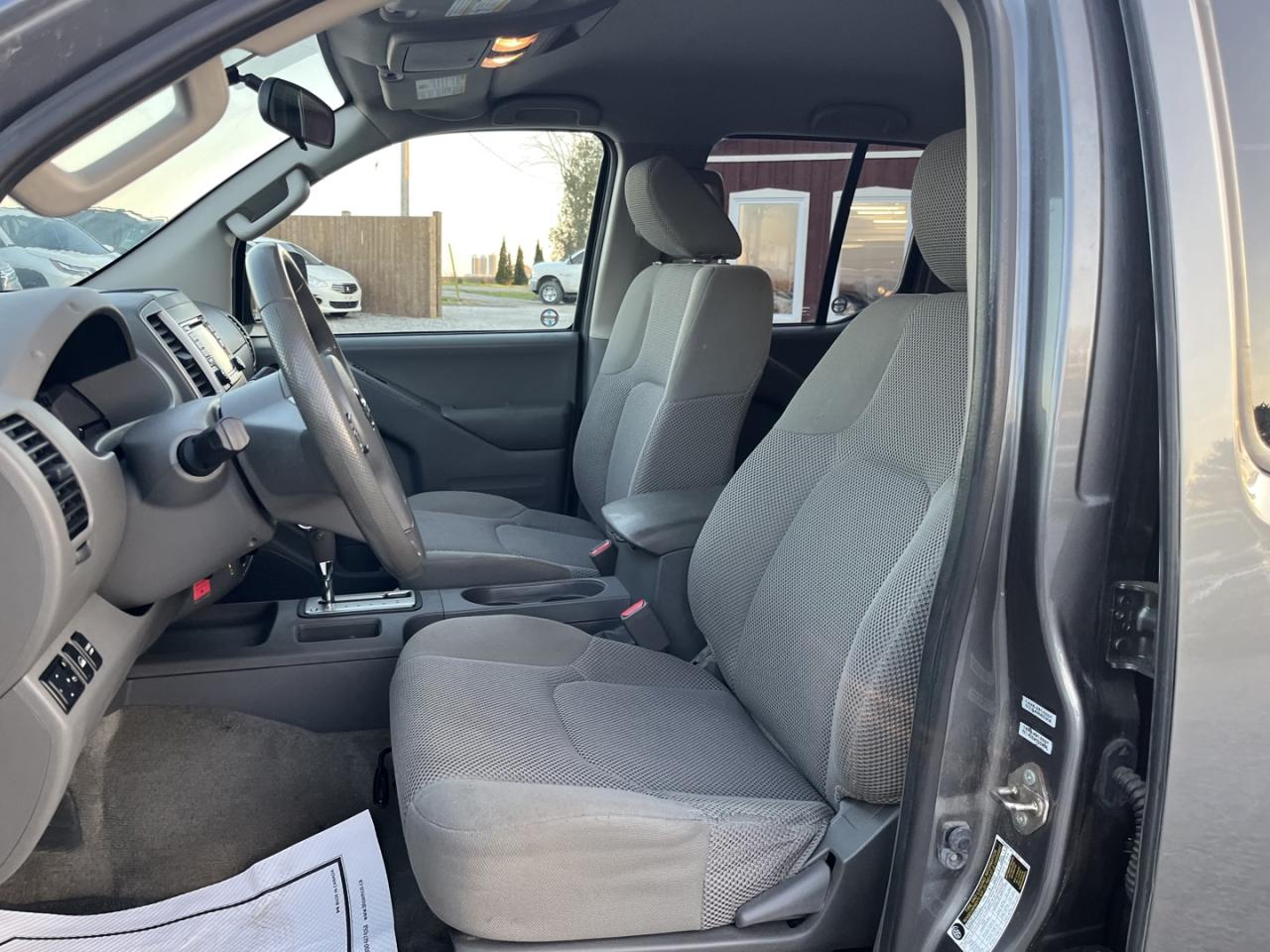 2017 Nissan Frontier SL Photo