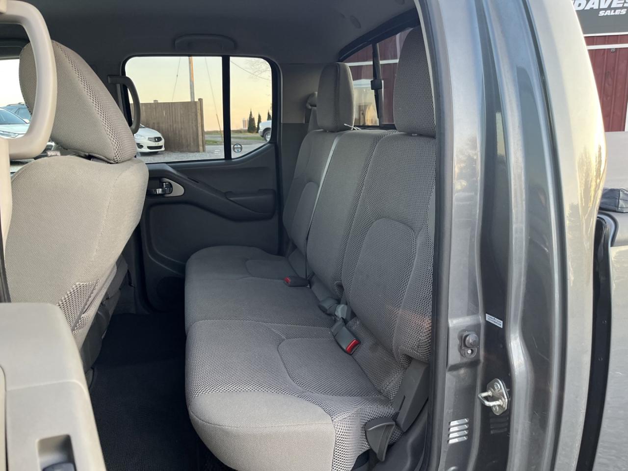 2017 Nissan Frontier SL Photo