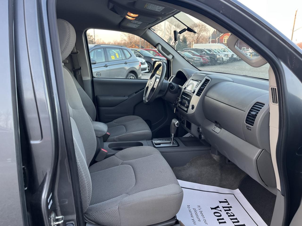 2017 Nissan Frontier SL Photo