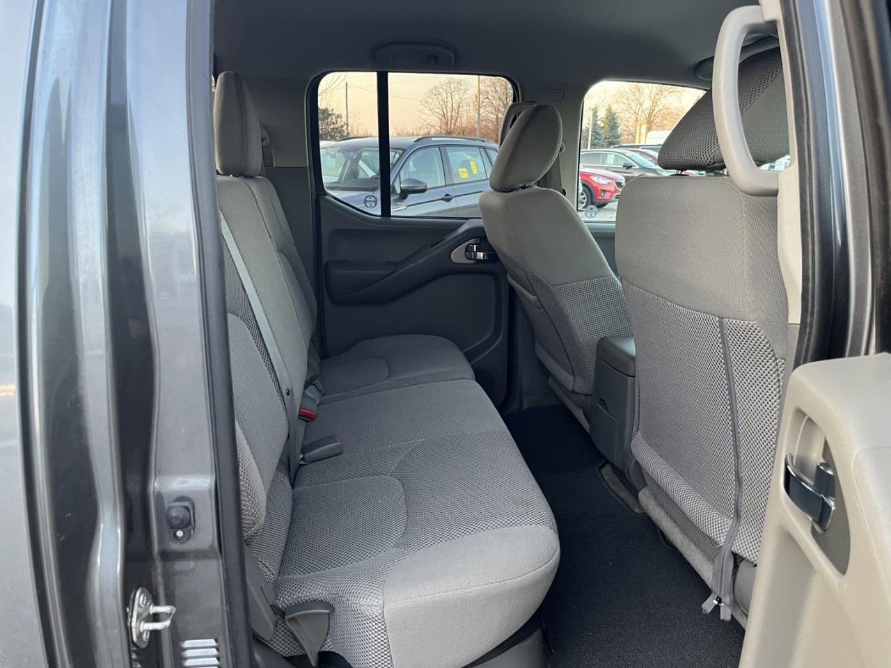 2017 Nissan Frontier SL Photo