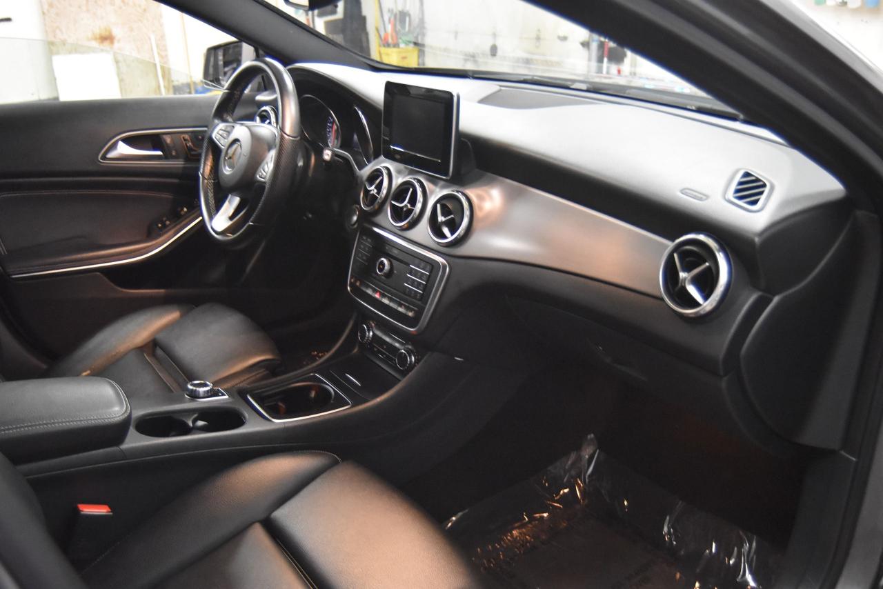 2016 Mercedes-Benz GLA GLA 250 - Photo #11