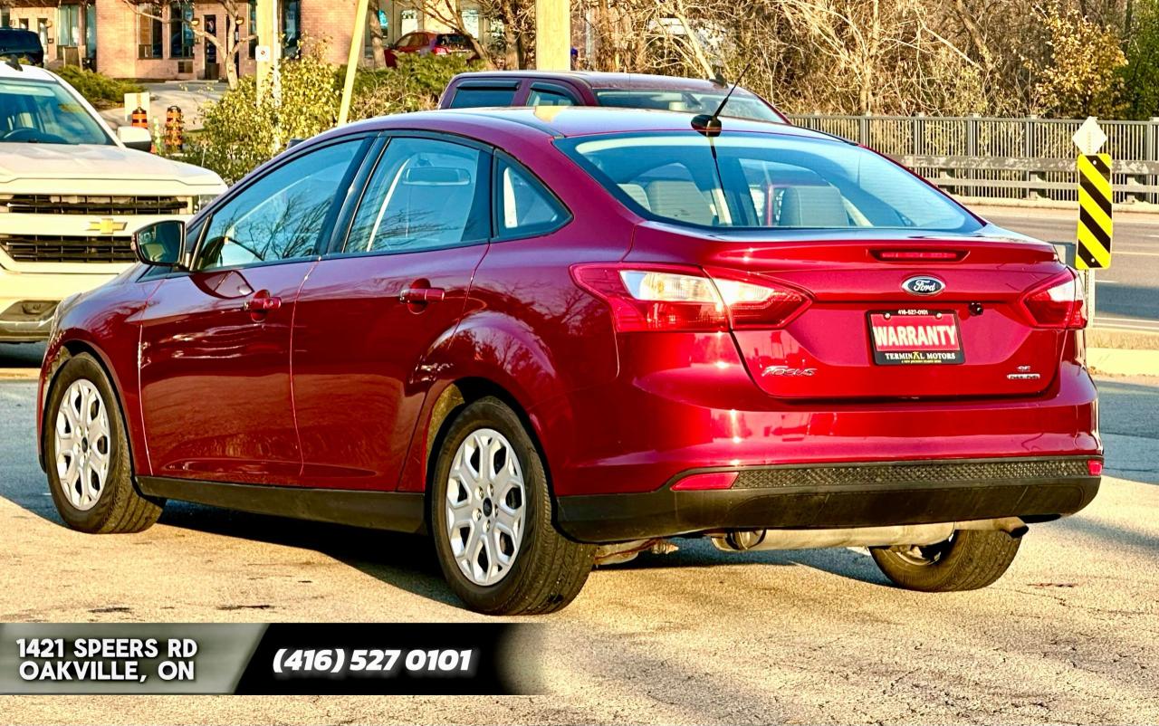 2014 Ford Focus SE Photo2