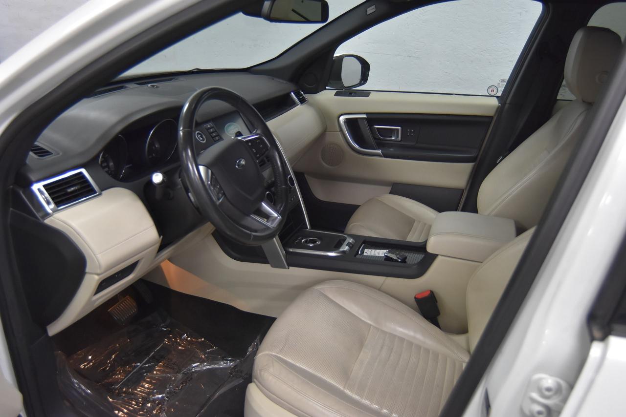 2016 Land Rover Discovery Sport HSE LUXURY - Photo #11