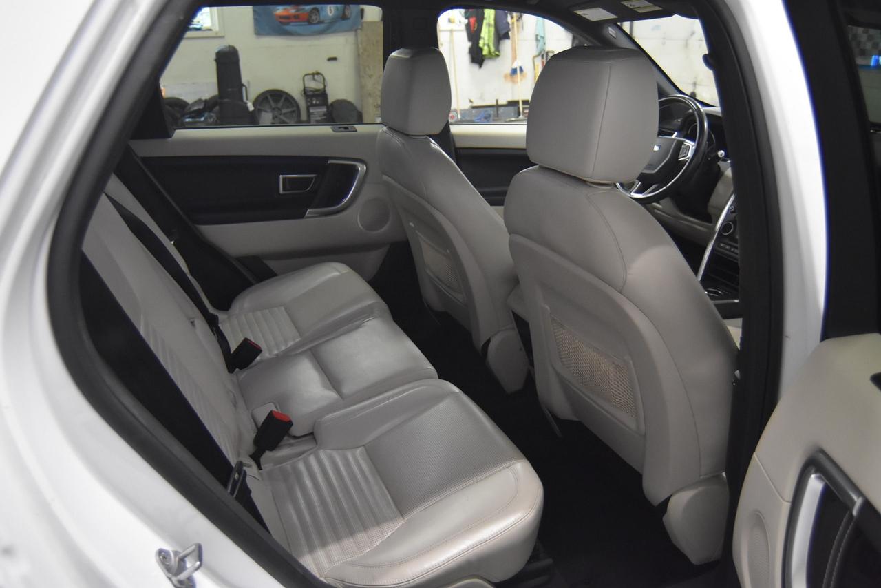 2016 Land Rover Discovery Sport HSE LUXURY Photo