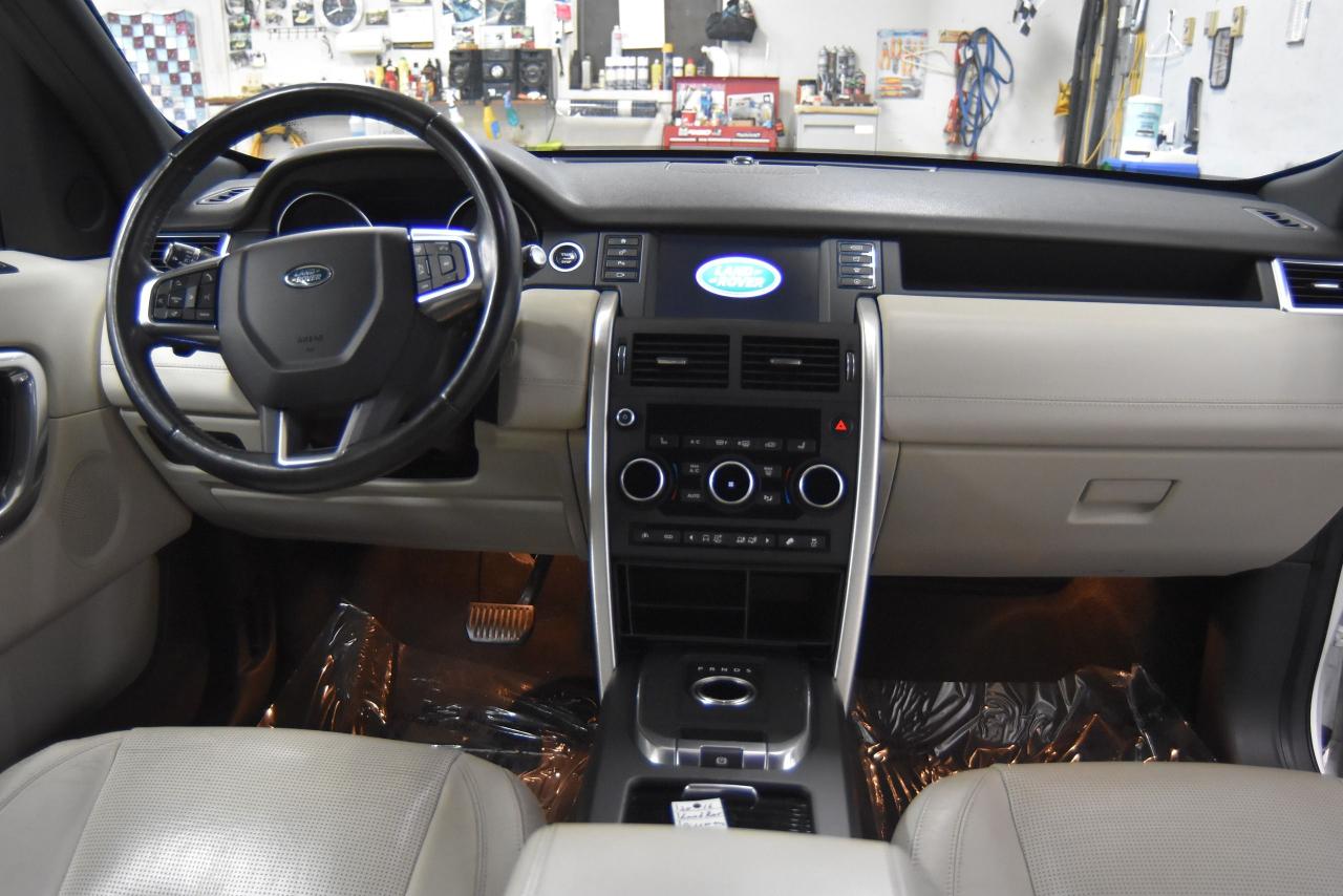 2016 Land Rover Discovery Sport HSE LUXURY - Photo #15