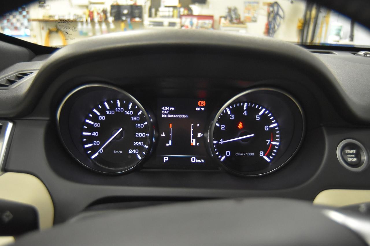 2016 Land Rover Discovery Sport HSE LUXURY - Photo #21