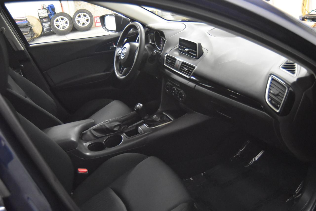 2014 Mazda MAZDA3 GX-SKY - Photo #11
