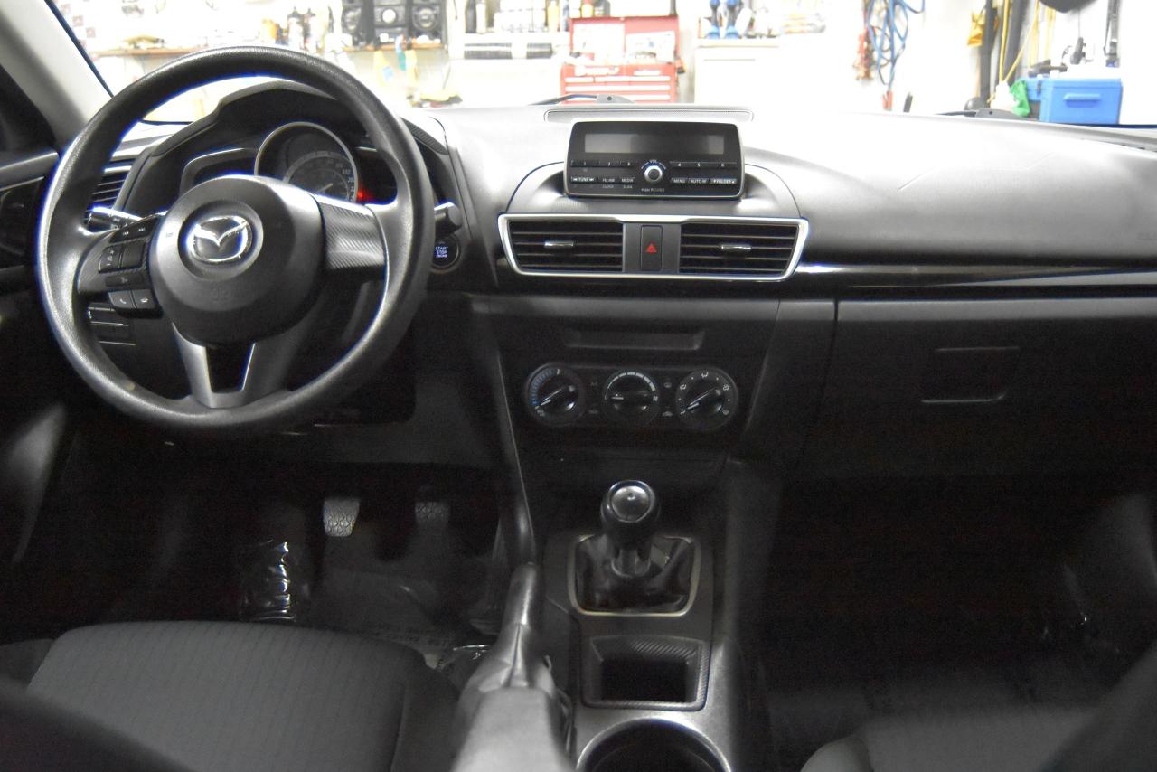 2014 Mazda MAZDA3 GX-SKY - Photo #13