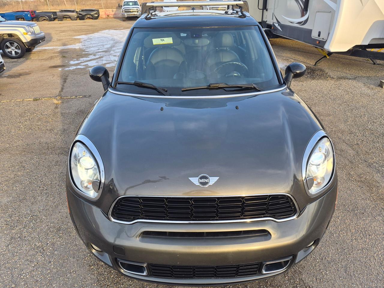 2014 MINI Cooper Countryman ALL4 S AWD, Leather, Sunroof, Nav, Htd Seats - Photo #2