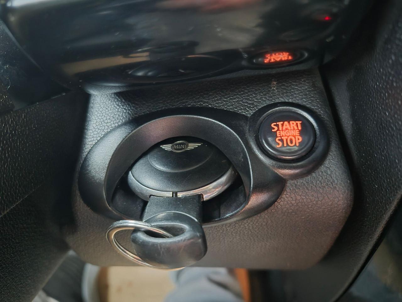 2014 MINI Cooper Countryman ALL4 S AWD, Leather, Sunroof, Nav, Htd Seats - Photo #14
