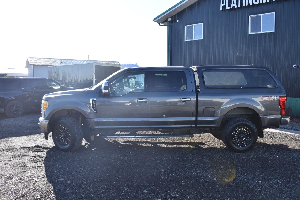 2017 Ford SUPER DUTY F-350 SRW XLT - 6.7L POWERSTROKE - BC TRUCK - Photo #2