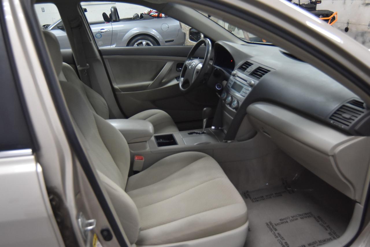 2009 Toyota Camry LE - Photo #10