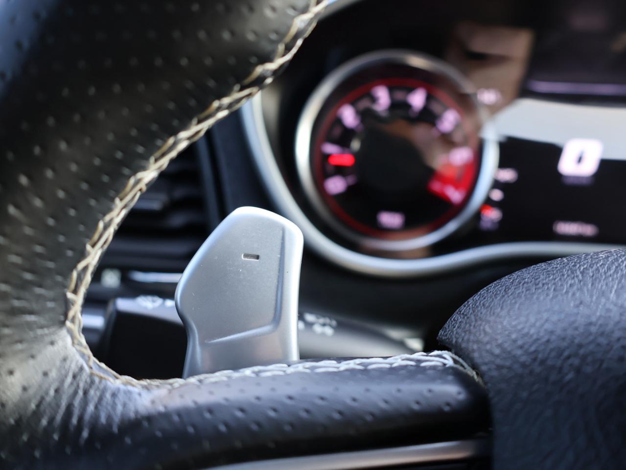 2018 Dodge Challenger SRT 392 CERTIFIED *ACCIDENT FREE*DODGE MAINTAIN* CAMERA NAV BLUETOOTH LEATHER COOL/HEA SEATS/STEEIRNG B.SPOT CRUISE ALLOYS - Photo #33