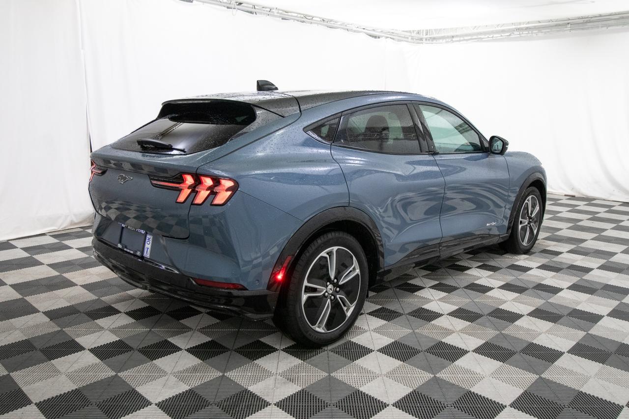 2023 Ford Mustang Mach-E Premium Photo4