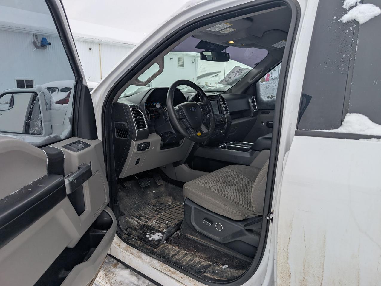2016 Ford F-150 XLT 4WD SuperCrew 6.5' Box Photo
