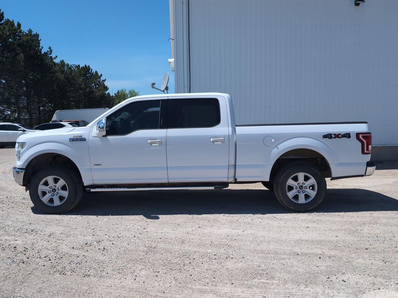 2016 Ford F-150 XLT 4WD SuperCrew 6.5' Box Photo2