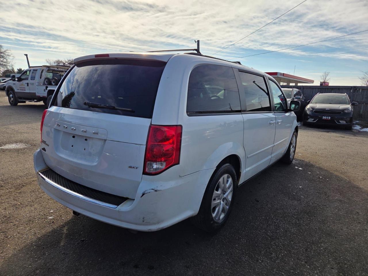2014 Dodge Grand Caravan SXT, 7 PASSENGER, MINIVAN, DRIVES GREAT, AS IS Photo4