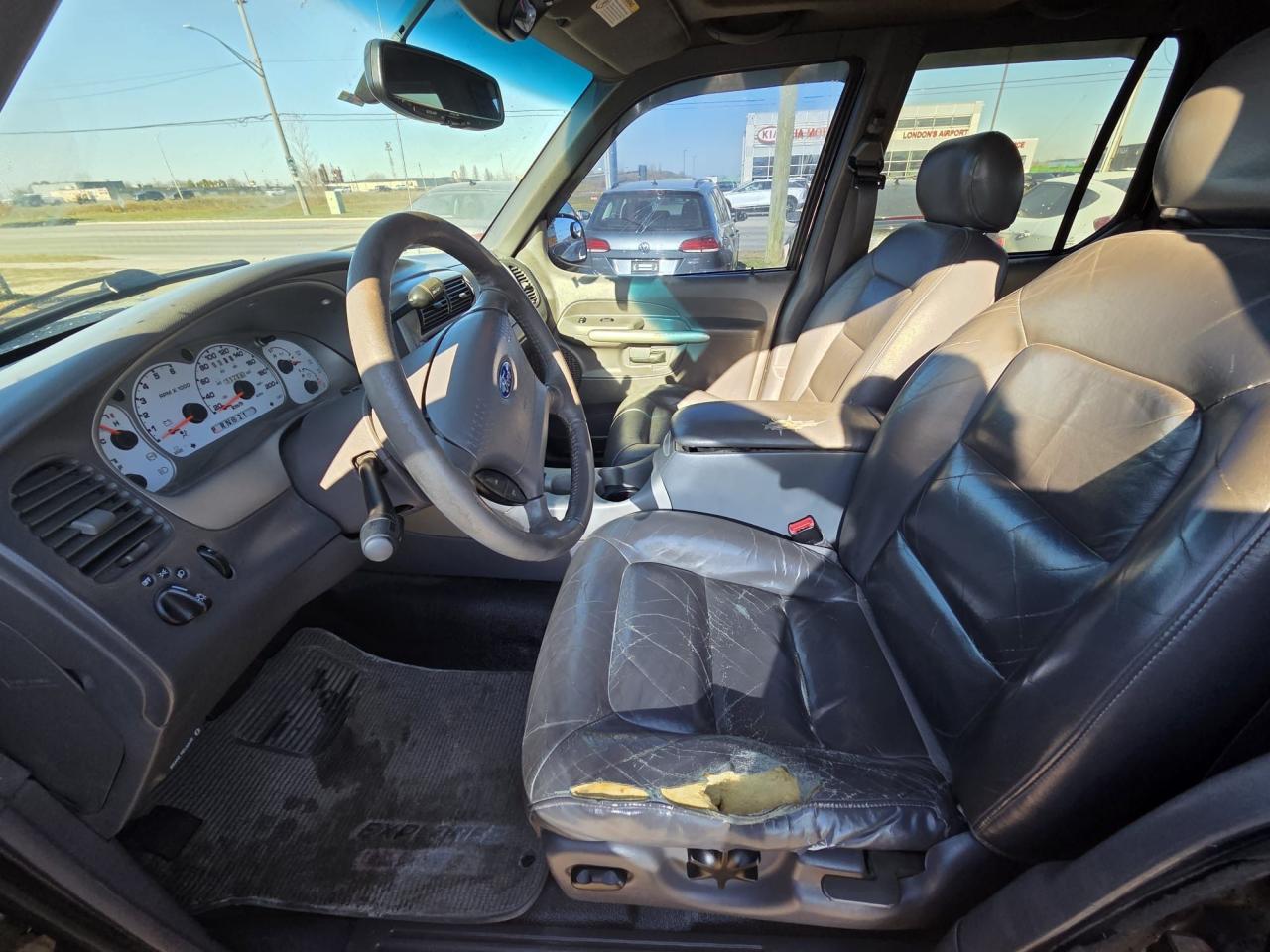 2002 Ford Explorer Sport Trac  - Photo #13